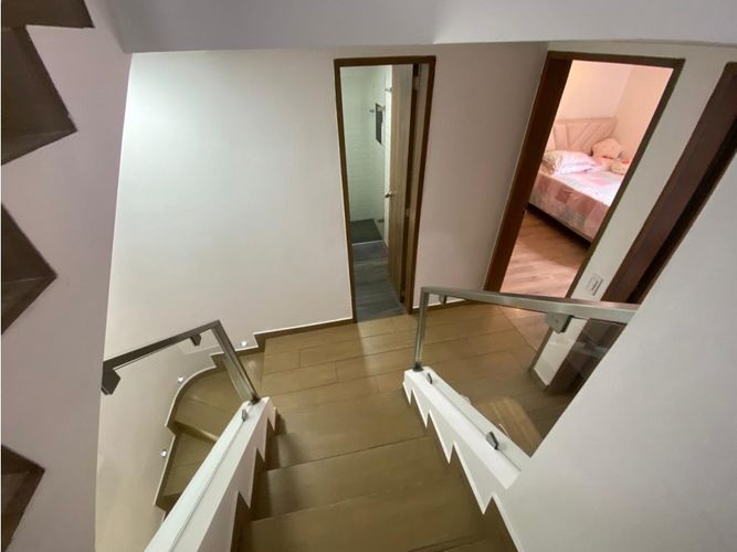 Casa de 4 alcobas en venta en El Tesoro, Medellín, 238 m² · foto 19 de 24