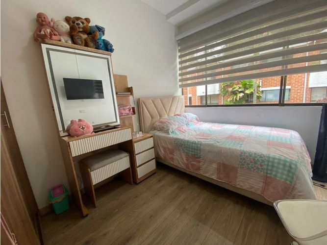 Casa de 4 alcobas en venta en El Tesoro, Medellín, 238 m² · foto 22 de 24