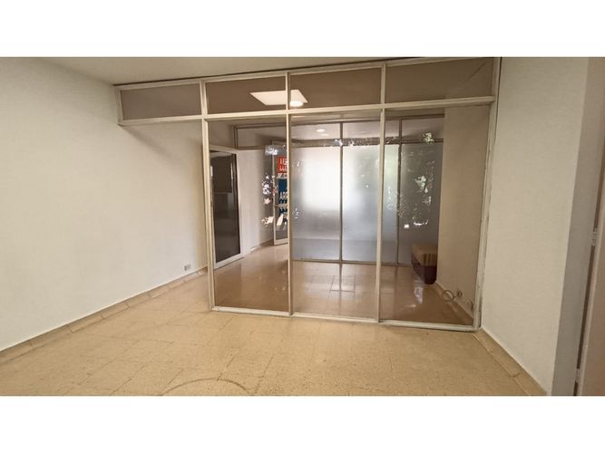 Oficina en arriendo en Nueva Villa De Aburra, Medellín, 31 m² · foto 2 de 14