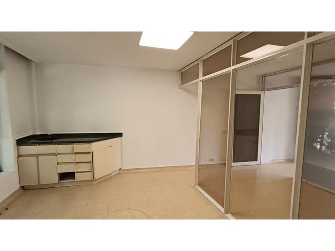 Oficina en arriendo en Nueva Villa De Aburra, Medellín, 31 m² · foto 8 de 14