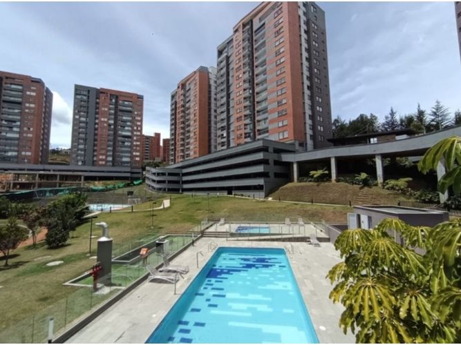 Apartamento de 3 alcobas en venta en Los Colegios, Rionegro, 113 m² · foto 2 de 24