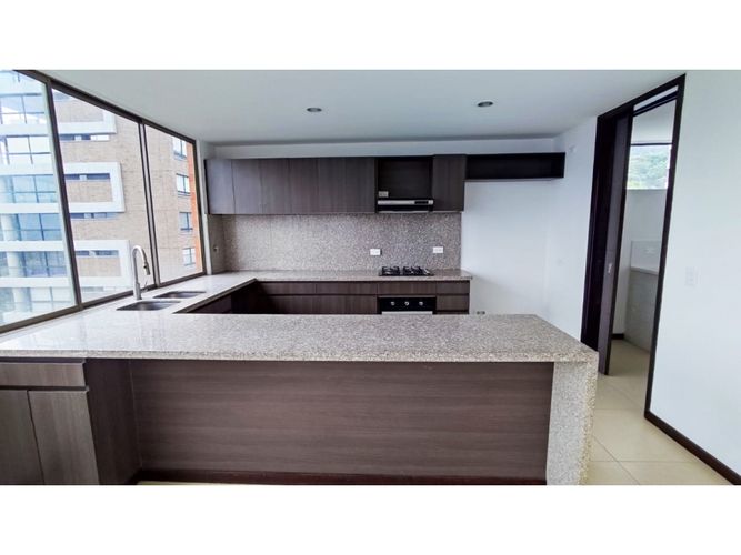 Apartamento de 4 alcobas en arriendo en Vía Las Palmas, Medellín, 168 m² · foto 7 de 24