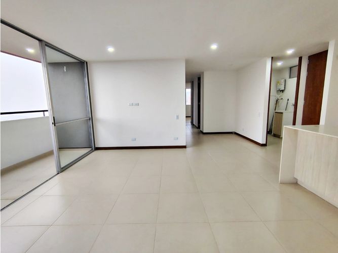 Apartamento de 3 alcobas en arriendo en Loma De Los Gonzalez, Medellín, 100 m² · foto 2 de 20