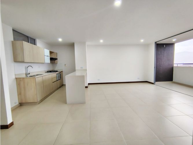 Apartamento de 3 alcobas en arriendo en Loma De Los Gonzalez, Medellín, 100 m² · foto 3 de 20
