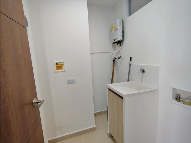 Apartamento de 3 alcobas en arriendo en Loma De Los Gonzalez, Medellín, 100 m² · foto 8 de 20