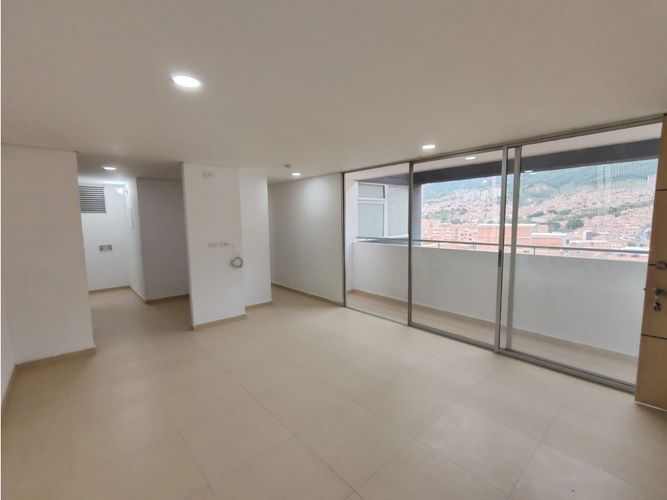 Apartamento de 3 alcobas en venta en Centro, Bello, 87 m² · foto 3 de 19