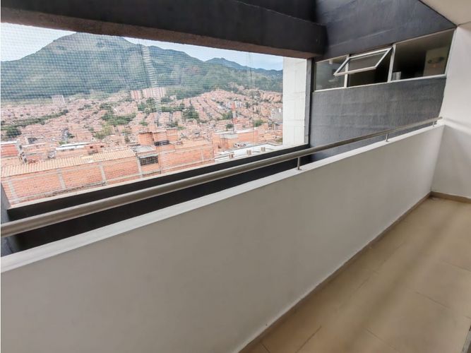 Apartamento de 3 alcobas en venta en Centro, Bello, 87 m² · foto 5 de 19