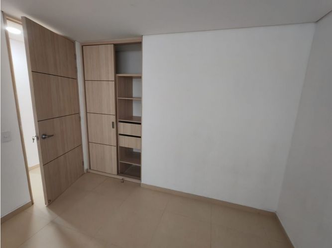 Apartamento de 3 alcobas en venta en Centro, Bello, 87 m² · foto 10 de 19