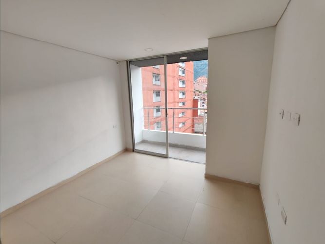Apartamento de 3 alcobas en venta en Centro, Bello, 87 m² · foto 11 de 19
