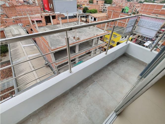 Apartamento de 3 alcobas en venta en Centro, Bello, 87 m² · foto 16 de 19
