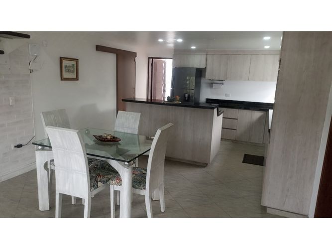 Casa de 4 alcobas en arriendo en Guayaquil, Guarne, 300 m² · foto 9 de 24