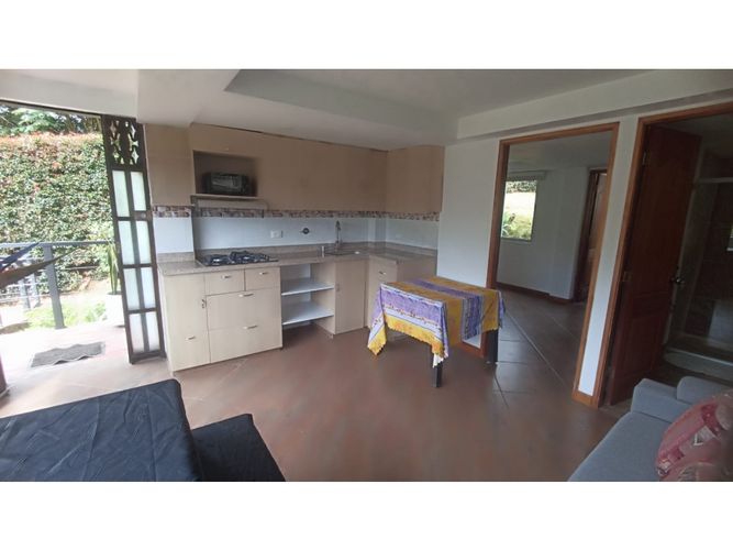 Casa de 4 alcobas en arriendo en Guayaquil, Guarne, 300 m² · foto 12 de 24