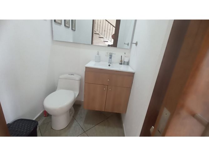 Casa de 4 alcobas en arriendo en Guayaquil, Guarne, 300 m² · foto 21 de 24