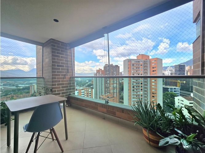 Apartamento de 3 alcobas en venta en Santa Maria De Los Angeles, Medellín, 153 m² · foto 2 de 24