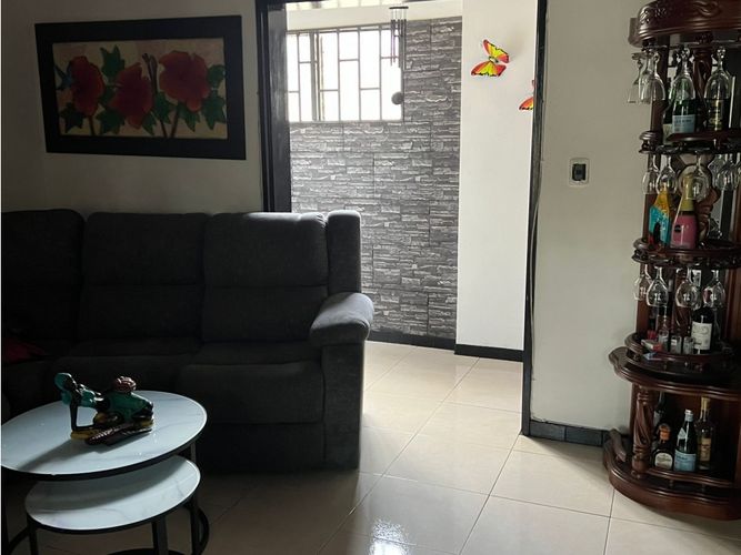 Casa de 4 alcobas en venta en Boston, Medellín, 159 m² · foto 3 de 23