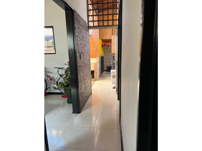 Casa de 4 alcobas en venta en Boston, Medellín, 159 m² · foto 5 de 23