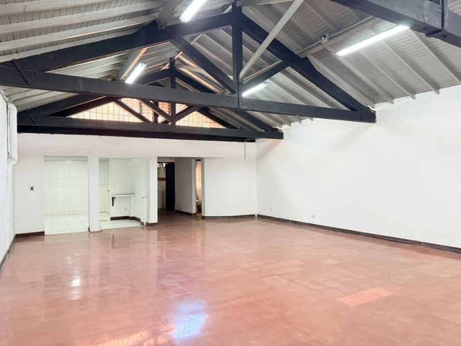Bodega en arriendo en El Poblado, Medellín, 145 m² · foto 5 de 9