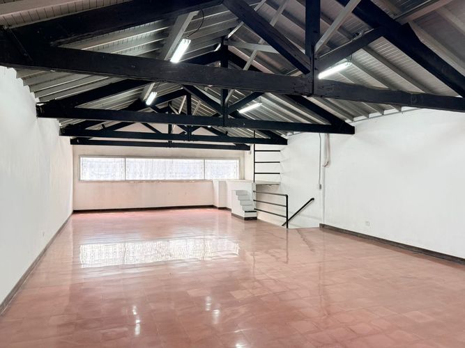 Bodega en arriendo en El Poblado, Medellín, 145 m² · foto 2 de 9