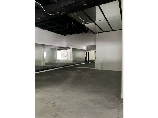Local en arriendo en Estadio, Medellín, 750 m² · foto 7 de 11