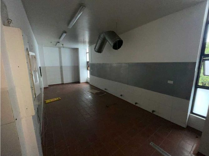 Local en arriendo en Los Colores, Medellín, 144 m² · foto 15 de 17