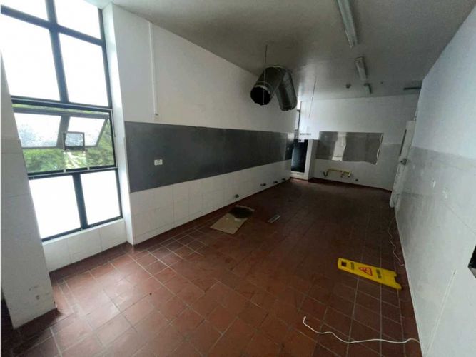 Local en arriendo en Los Colores, Medellín, 144 m² · foto 16 de 17