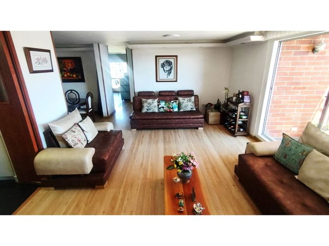 Apartamento de 3 alcobas en venta en Centro Comercial Titán Plaza, Bogotá, 93 m² · foto 2 de 24