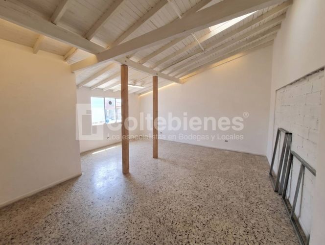 Bodega en arriendo en El Poblado, Medellín, 454 m² · foto 9 de 14