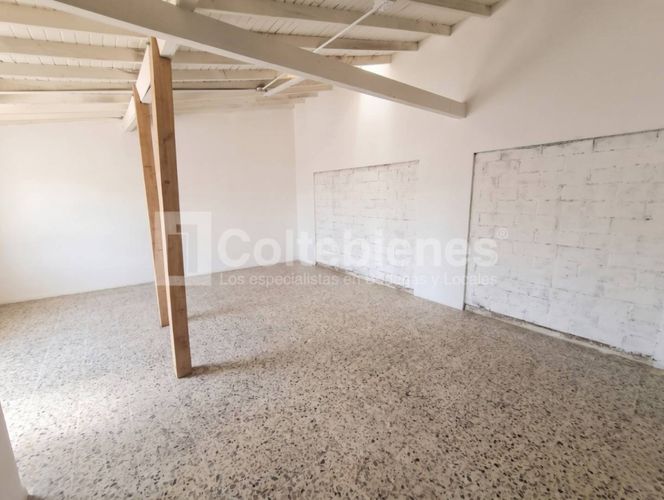 Bodega en arriendo en El Poblado, Medellín, 454 m² · foto 10 de 14