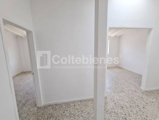 Bodega en arriendo en El Poblado, Medellín, 454 m² · foto 11 de 14