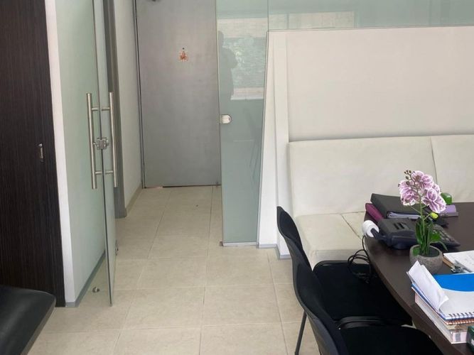Oficina en venta en Vía Las Palmas, Envigado, 30 m² · foto 2 de 5
