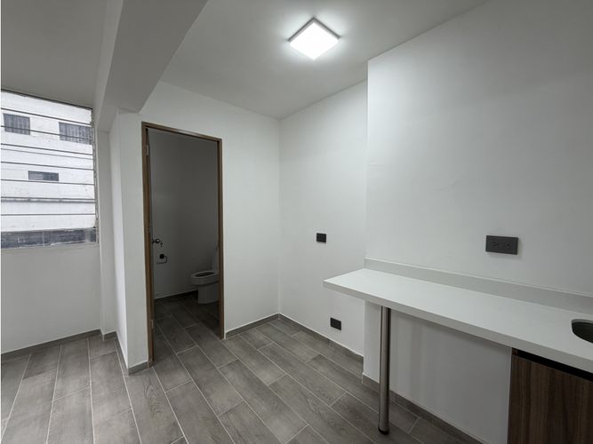 Oficina en arriendo en Manila, Medellín, 60 m² · foto 5 de 9
