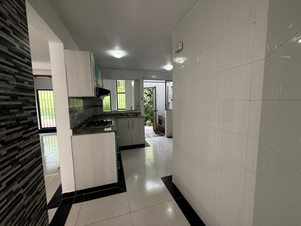 Casa en venta en Los Alamos, Pereira · foto 2 de 16