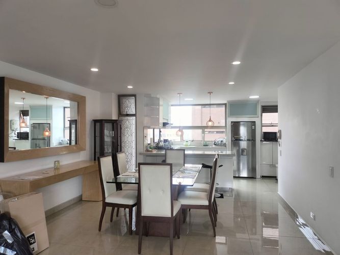 Apartamento de 2 alcobas en arriendo en El Poblado, Medellín, 130 m² · foto 6 de 16