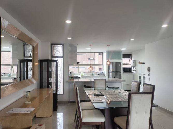 Apartamento de 2 alcobas en arriendo en El Poblado, Medellín, 130 m² · foto 7 de 16