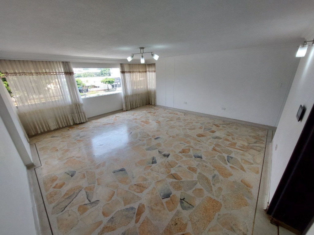 Apartamento en Arriendo en Departamental, Cali en Departamental