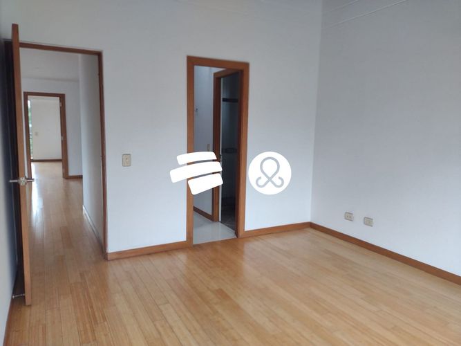 Casa de 5 alcobas en venta en Entreamigos, Sabaneta, 430 m² · foto 13 de 24