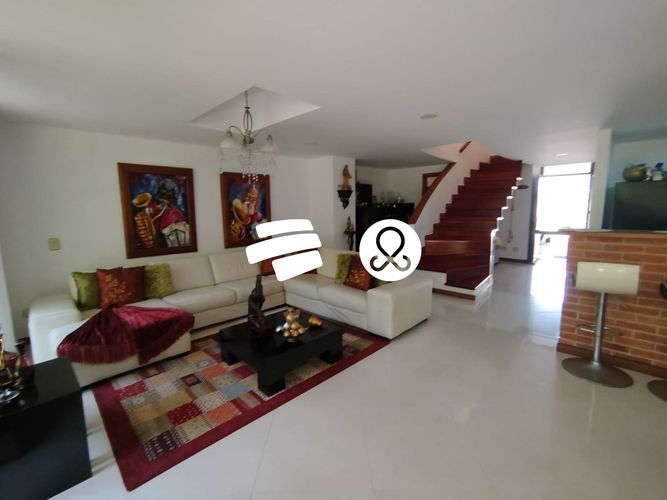 Casa de 4 alcobas en venta en Las Lomitas, Sabaneta, 273 m² · foto 4 de 24
