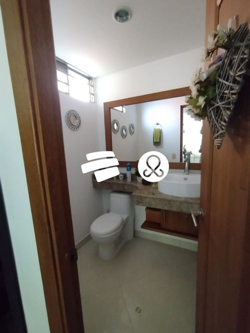 Casa de 4 alcobas en venta en Las Lomitas, Sabaneta, 273 m² · foto 9 de 24