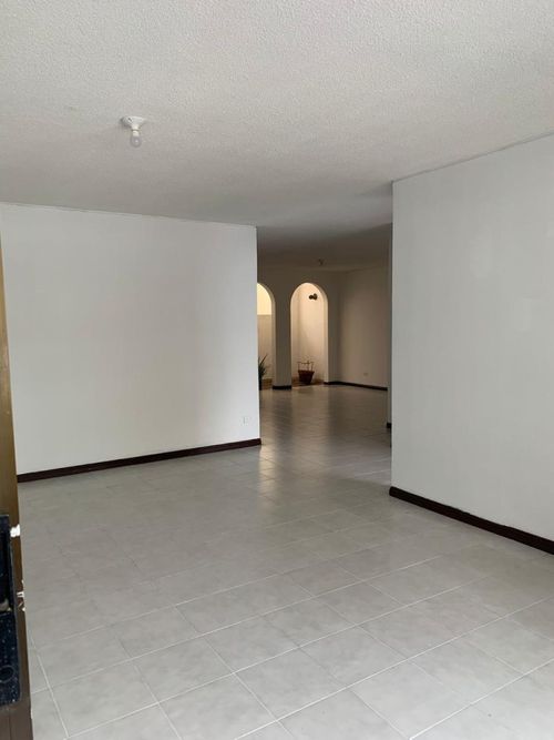 Casa de 17 alcobas en venta en Tequendama, Cali, 644 m² · foto 14 de 24