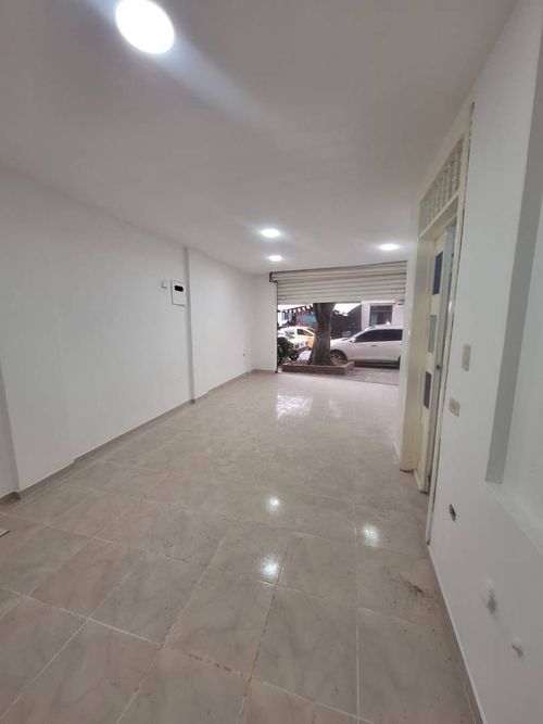 Local en arriendo en Los Libertadores, Cali, 30 m² · foto 3 de 8