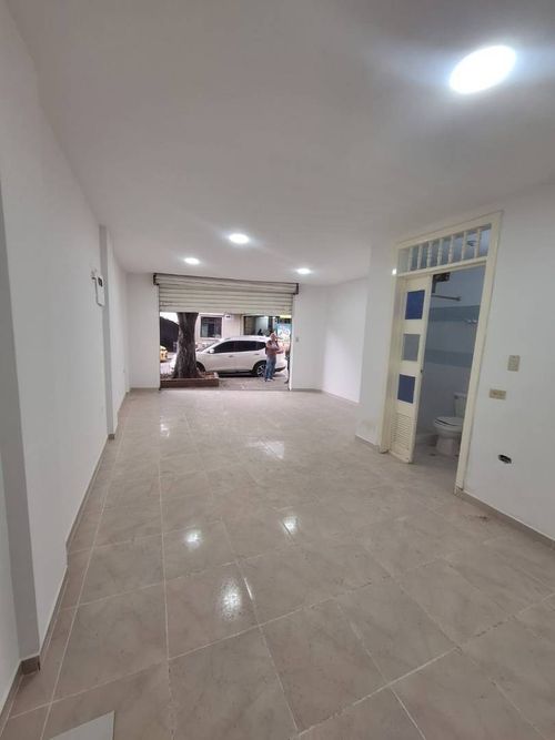 Local en arriendo en Los Libertadores, Cali, 30 m² · foto 4 de 8