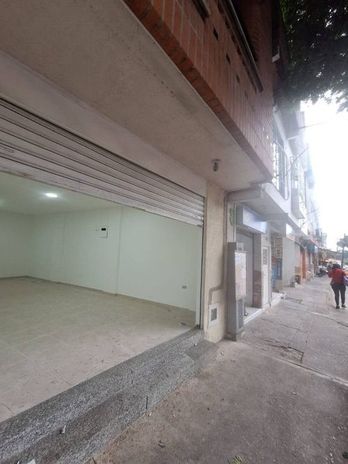 Local en arriendo en Los Libertadores, Cali, 30 m² · foto 7 de 8