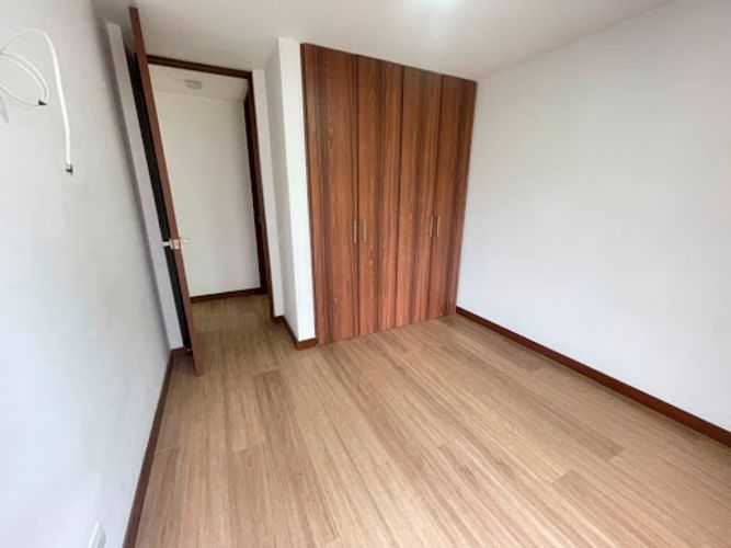 Apartamento de 3 alcobas en arriendo en Loma De Las Brujas, Envigado, 93 m² · foto 5 de 21