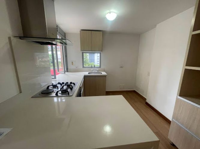 Apartamento de 3 alcobas en arriendo en Loma De Las Brujas, Envigado, 93 m² · foto 15 de 21