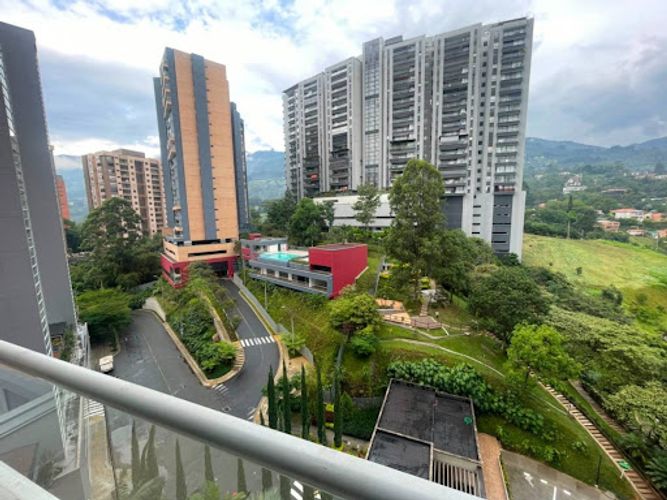 Apartamento de 3 alcobas en arriendo en Loma De Las Brujas, Envigado, 93 m² · foto 19 de 21