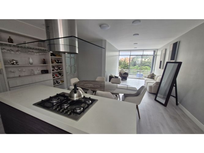 Apartamento de 4 alcobas en venta en Bella Suiza, Bogotá, 215 m² · foto 8 de 24