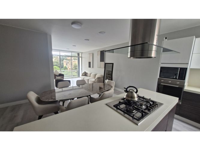 Apartamento de 4 alcobas en venta en Bella Suiza, Bogotá, 215 m² · foto 9 de 24