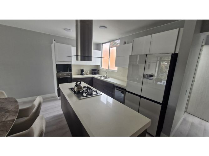 Apartamento de 4 alcobas en venta en Bella Suiza, Bogotá, 215 m² · foto 12 de 24