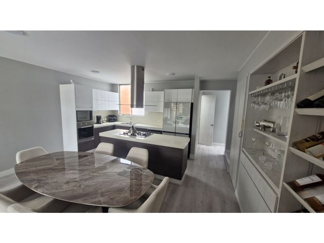Apartamento de 4 alcobas en venta en Bella Suiza, Bogotá, 215 m² · foto 14 de 24