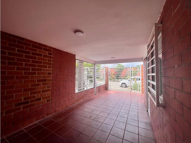 Casa de 4 alcobas en venta en Alfaguara, Jamundí, 64 m² · foto 2 de 15